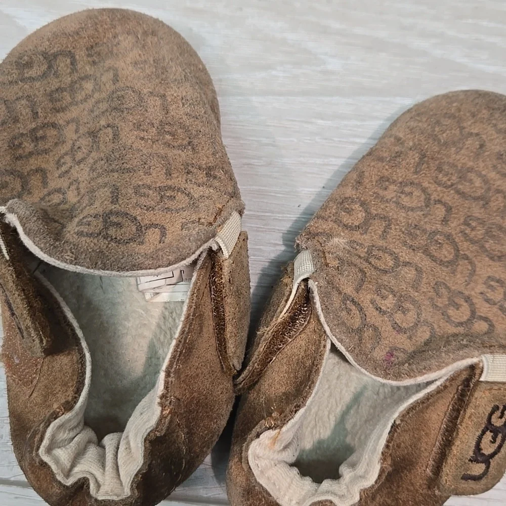 UGG Brown Kids Loafer Slip On Suede Shoes Flats Sz 4/5 Toddler